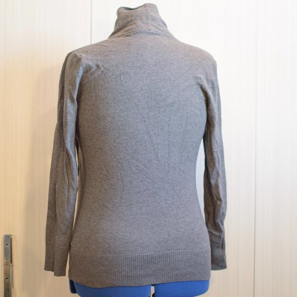 Grey sweater - Picture 5 of 6